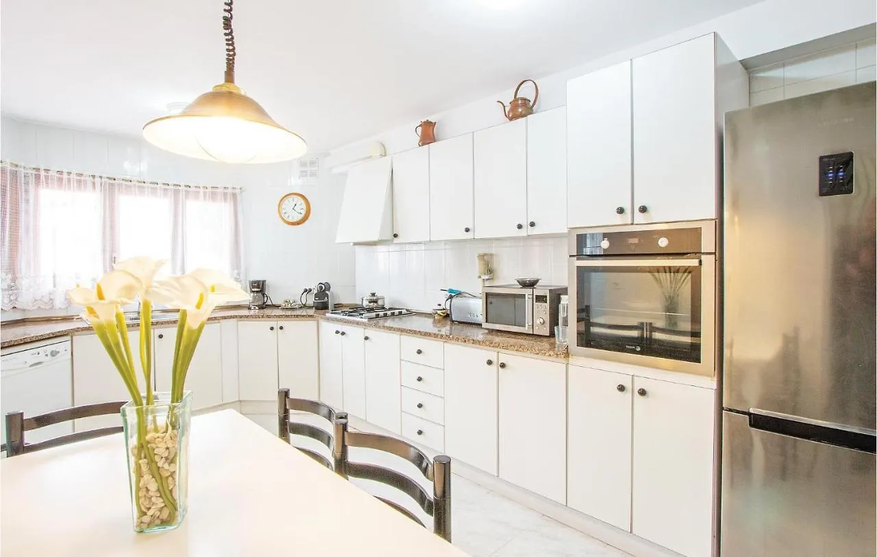 Cozy Home In Santa Susanna With Kitchen